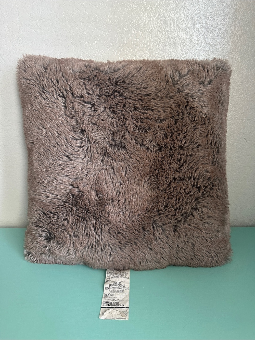 Mon Chateau Luxury Collection Luxe Faux Fur 20” pillow: ‘Brown Bear’-brand new